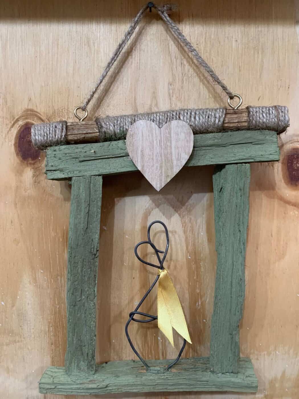 Διακοσμητικό από ξύλο YELLOW KISS