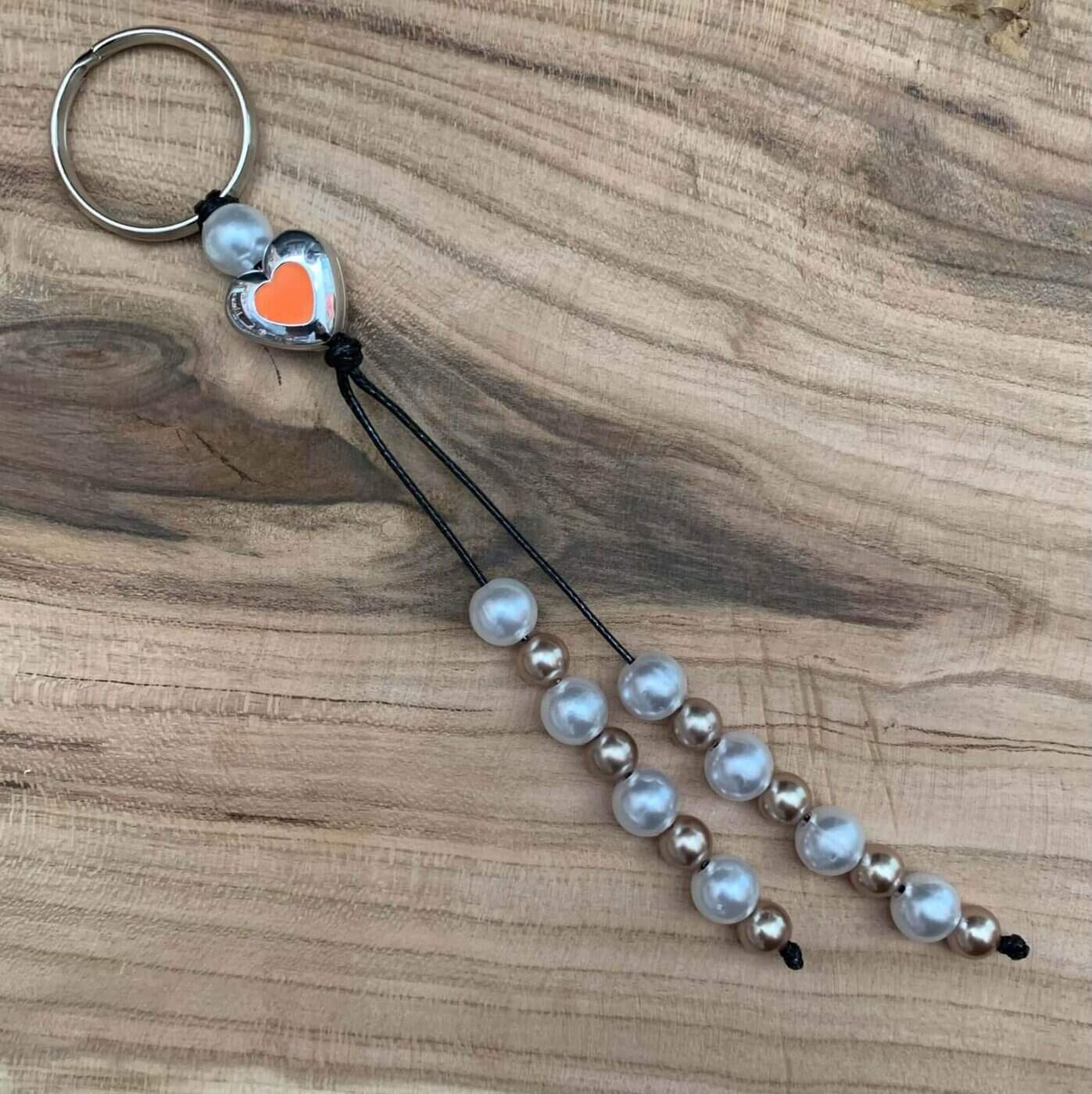 ΜΠΡΕΛΟΚ με χάντρες και καρδουλα