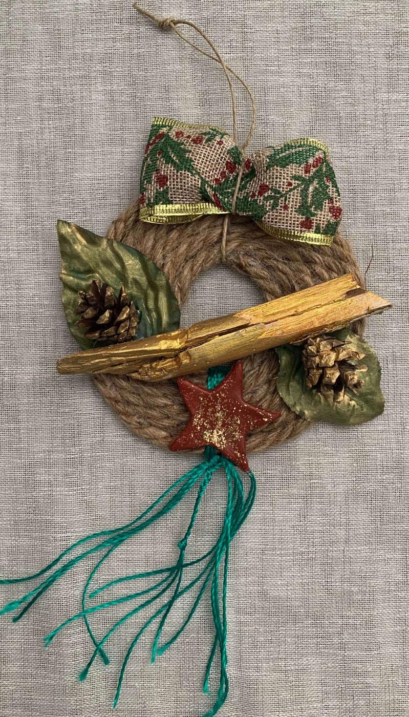 Χριστουγεννιάτικο κρεμαστό στεφάνι