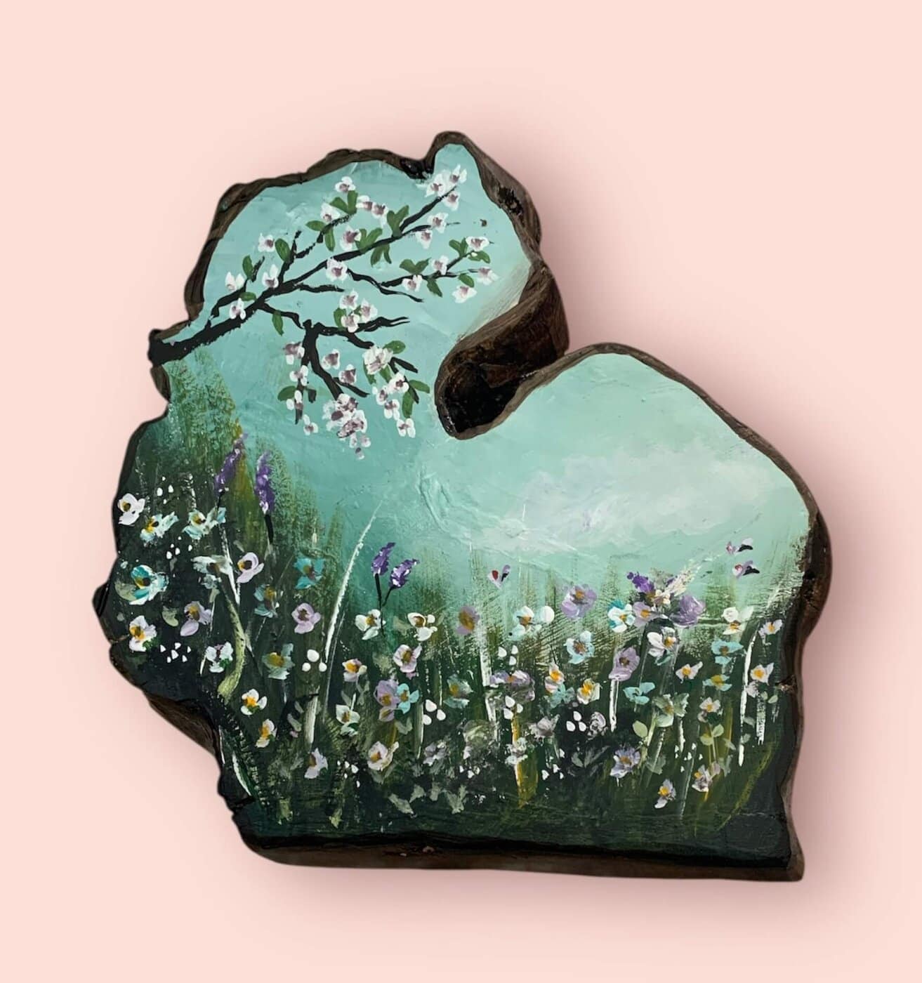 Κρεμαστός ακανόνιστος κορμός ζωγραφισμένος