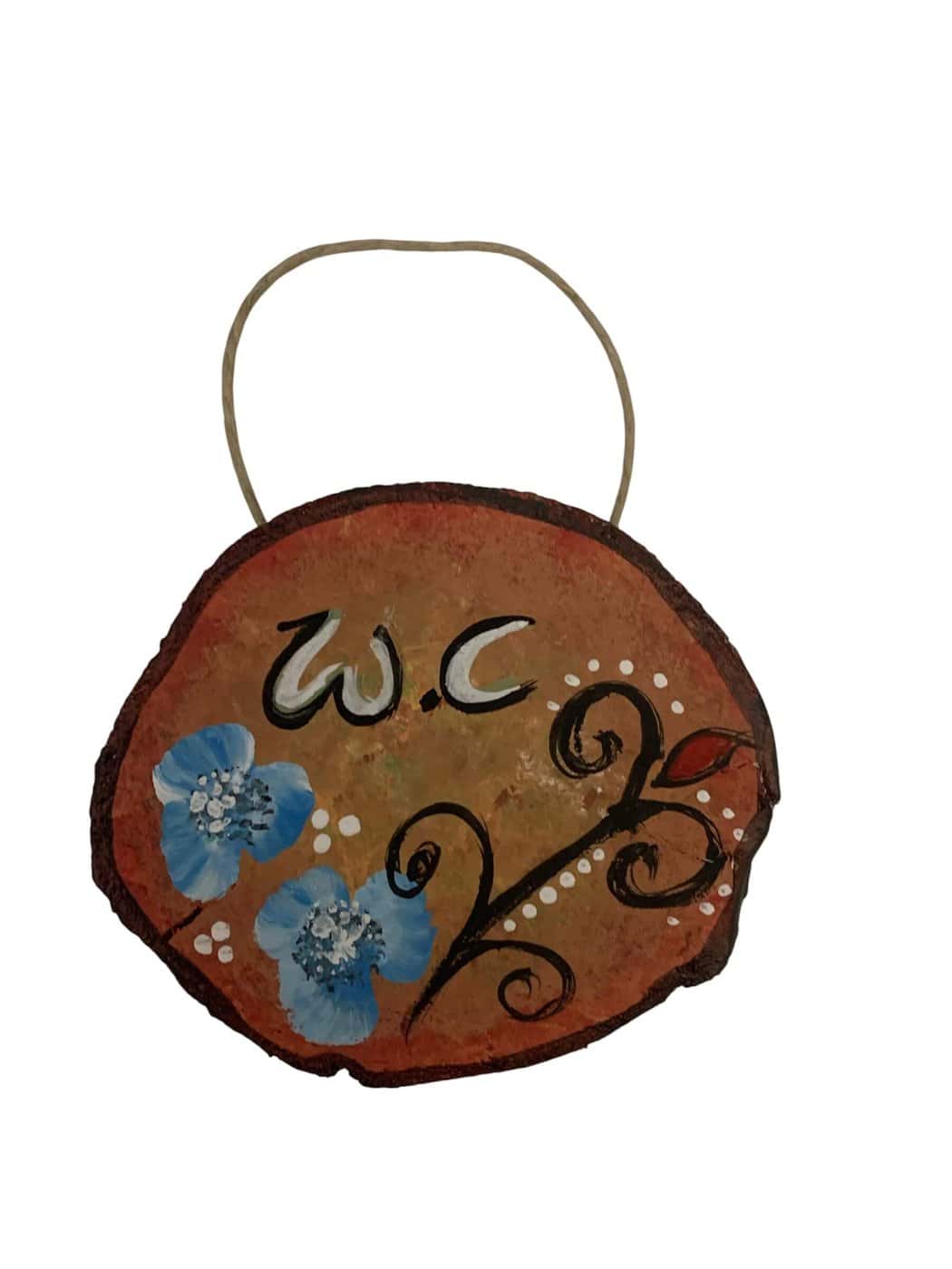 Κρεμαστό διακοσμητικό W.C σε κορμό ζωγραφισμένο