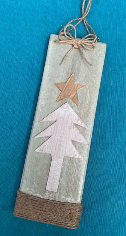 Χριστουγεννιάτικο κρεμαστό Ελατο